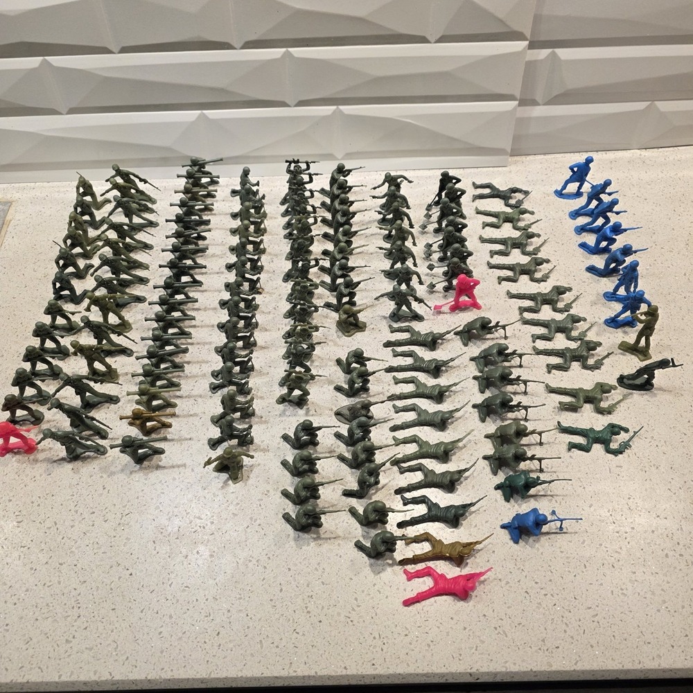 Nice Lot of 139 VIETNAM US Vintage Soldiers Plastic‎ Figures Unmarked